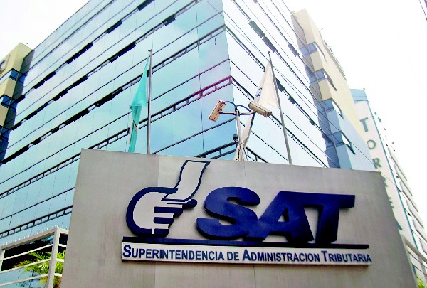 Los ingresos extraordinarios cobrados por la SAT, en este año suman Q2 mil 121.3 millones. (Foto Prensa Libre: Hemeroteca PL)