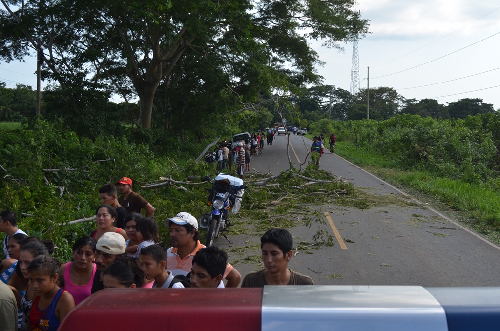 Lugar donde ocurrió el percance vial, en Retalhuleu. (Foto Prensa Libre: Jorge Tizol)