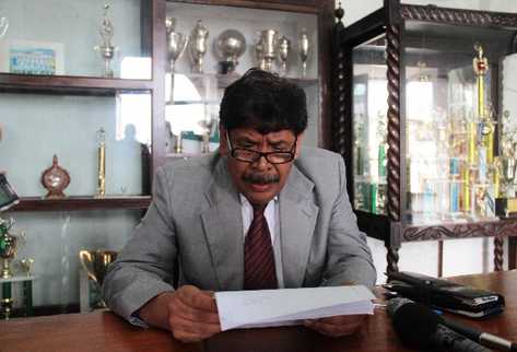 El alcalde de Antigua Guatemala,  Adolfo Vivar, en su despacho.