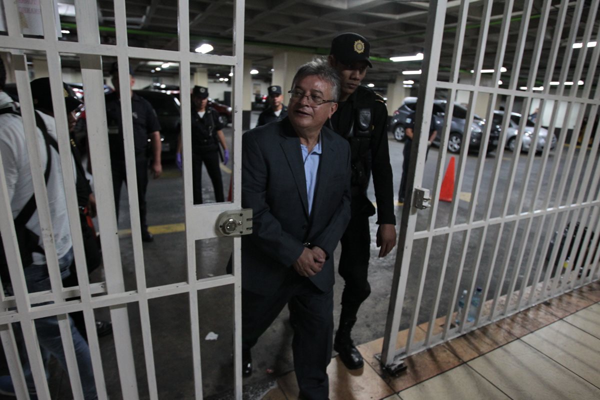 Rudy Villeda capturado ayer al ingresar a Torre de Tribunales. (Foto Prensa Libre: Paulo Raquec)