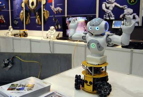 El robot NAO llamó la atención porque puede bailar la popular canción Gangnam Style.