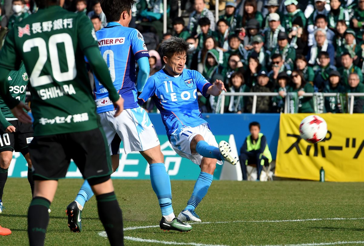 Kazuyoshi Miura afirma que seguirá dando lo mejor de él dentro y fuera de la cancha. (Foto Prensa Libre: AFP)