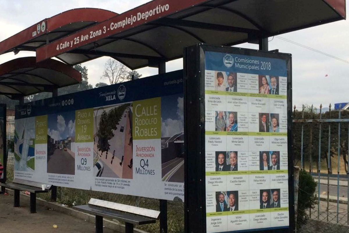 Quetzaltecos critican propaganda de comuna en paradas de buses