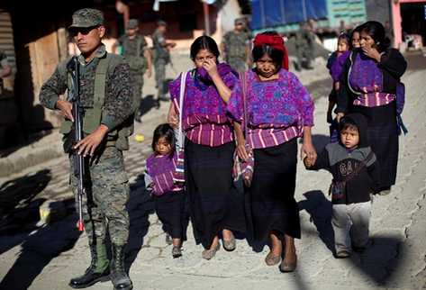Durante los últimos cinco años ha habido un promedio de 650 mujeres asesinadas cada año? (Foto Prensa Libre: EFE)