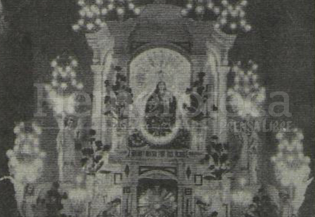 El antiguo altar de la Virgen del Rosario era de mármol y profusamente iluminado. Fue sustituido por el actual, en la década de 1950. (Foto: Hemeroteca PL)