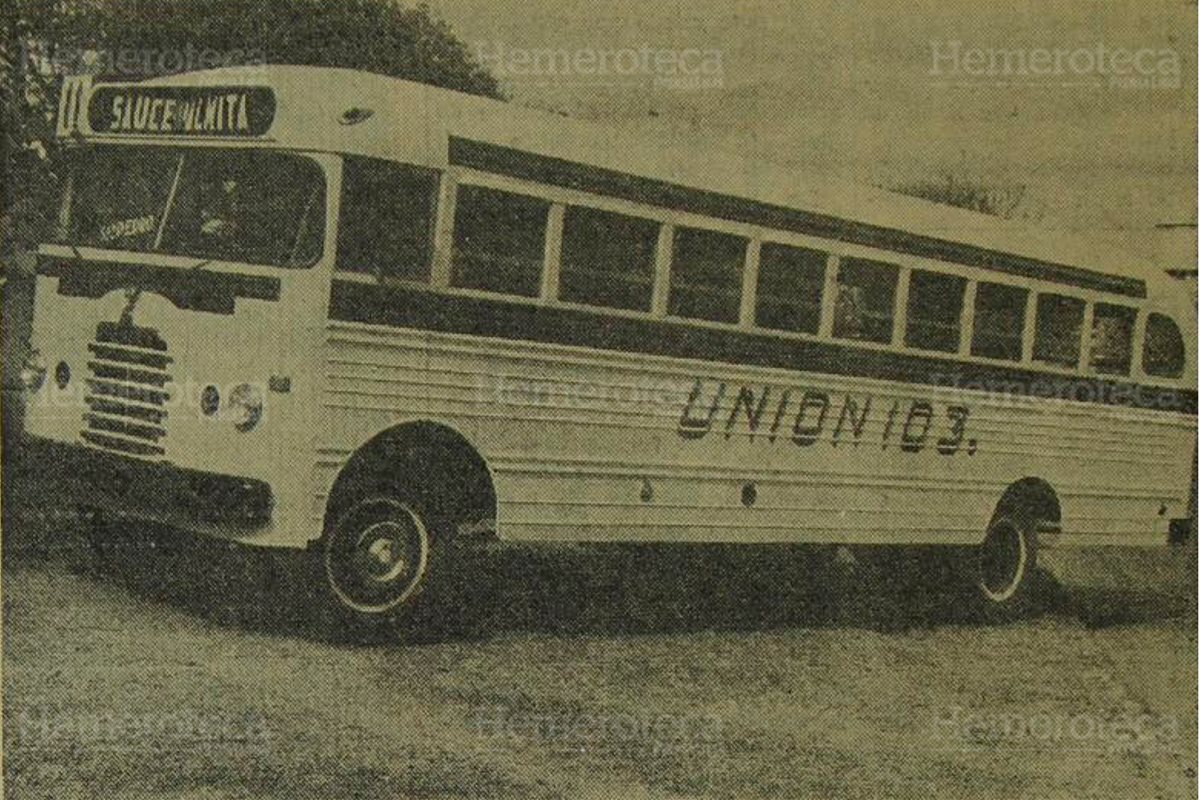 Autobús de empresa Unión de una flotilla de 1960. (Foto: Hemeroteca PL)