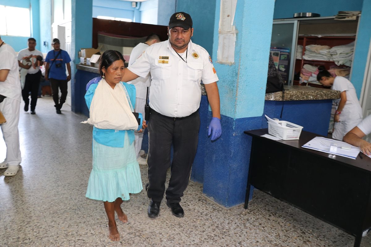 Mirian Ramírez López fue asistida en el hospital de Chiquimula.(Foto Prensa Libre: Mario Morales.)