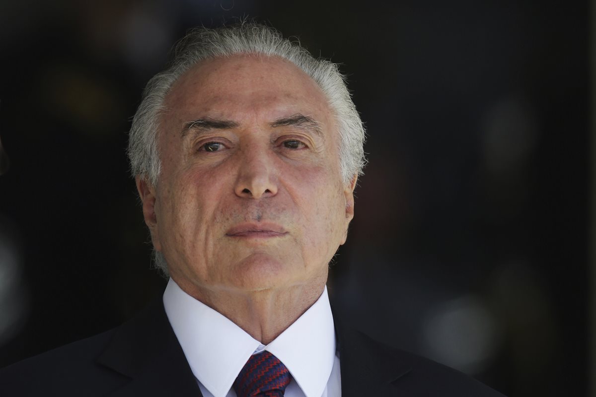 Los jueces aprobaron la continuidad de Michel Temer como presidente de Brasil por 4 votos contra 3. (Foto Prensa Libre: AP)