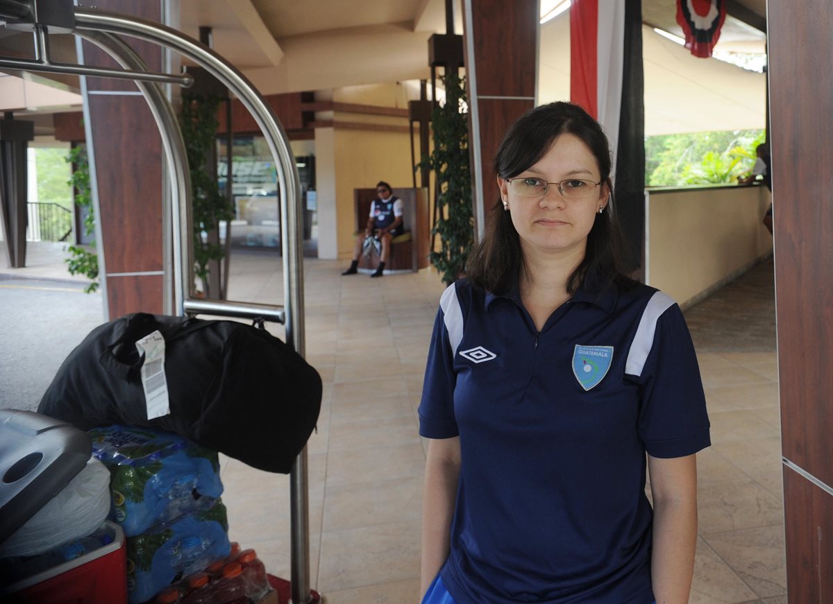 Laura Morales es la nutricionista del Bicolor y espera un buen resultado en Trinidad. (Foto Prensa Libre: Edwin Fajardo)