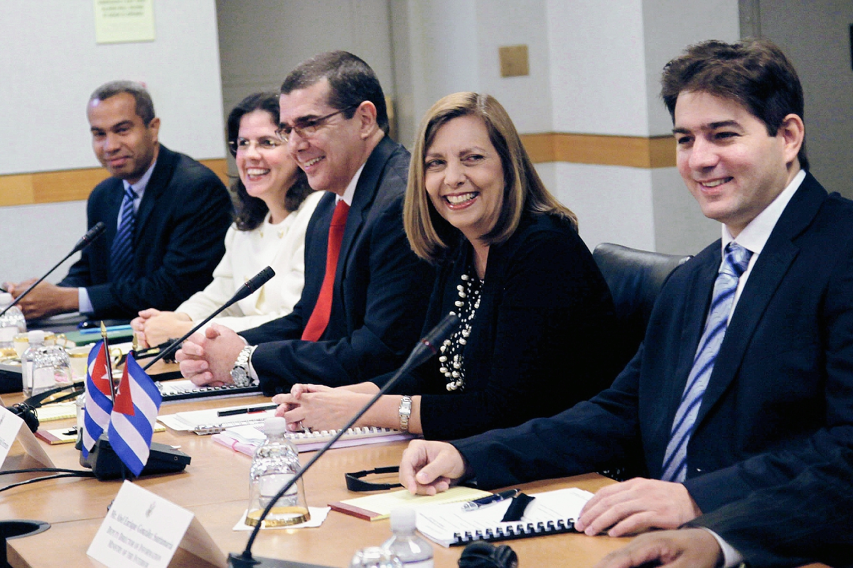 Representantes del Gobierno de Cuba y de EE.UU. participan en la  cuarta ronda de negociaciones. (Foto Prensa Libre:EFE).