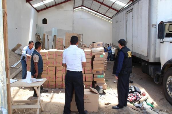 Gran canditad de dudosa procedencia fue encontrada en la bodega. (Foto Prensa Libre: Édgar Domínguez)<br _mce_bogus="1"/>