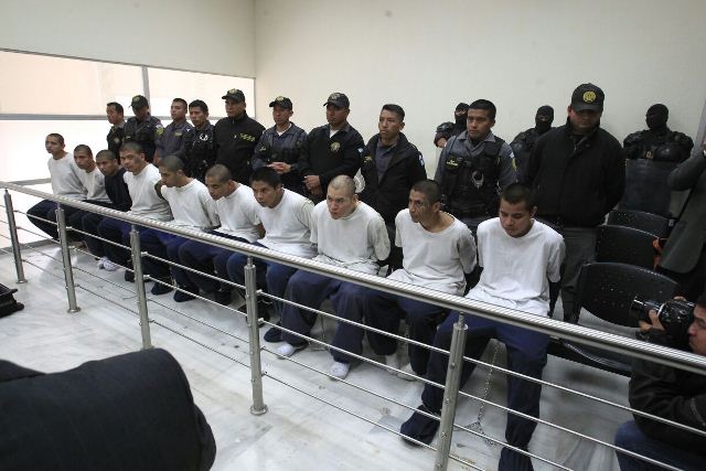 Juzgado de Turno liga a proceso a pandilleros del centro juvenil Etapa 2. (Foto Prensa Libre: Carlos Hernández)