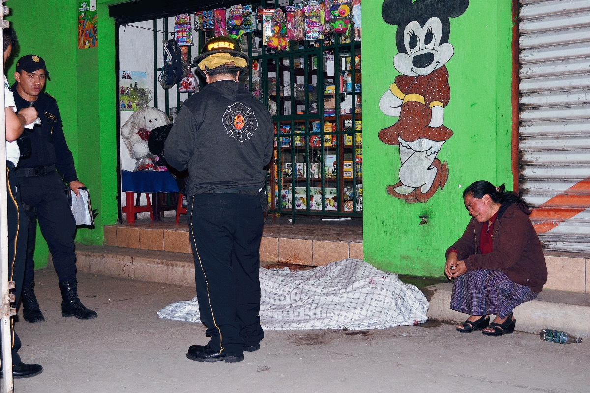 Marlon Espupe  Choy de 19 años, murió baleado en la aldea El Porvenir, Villa Canales,  el 8 de enero pasado (Foto Prensa Libre: Bomberos Voluntarios)