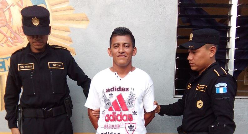 Gregorio Pecher Sánchez, de 25 años, alias el Tejón, fue detenido en la zona 1 de Río Bravo, Suchitepéquez. (Foto Prensa Libre: Melvin Popá)