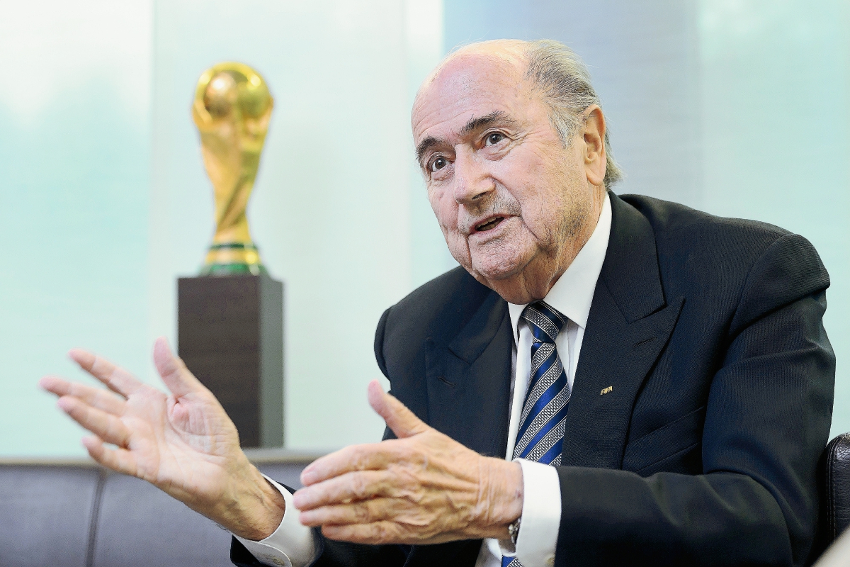 Joseph Blatter atendió este viernes a los medios de comunicación. (Foto Prensa Libre: AFP)