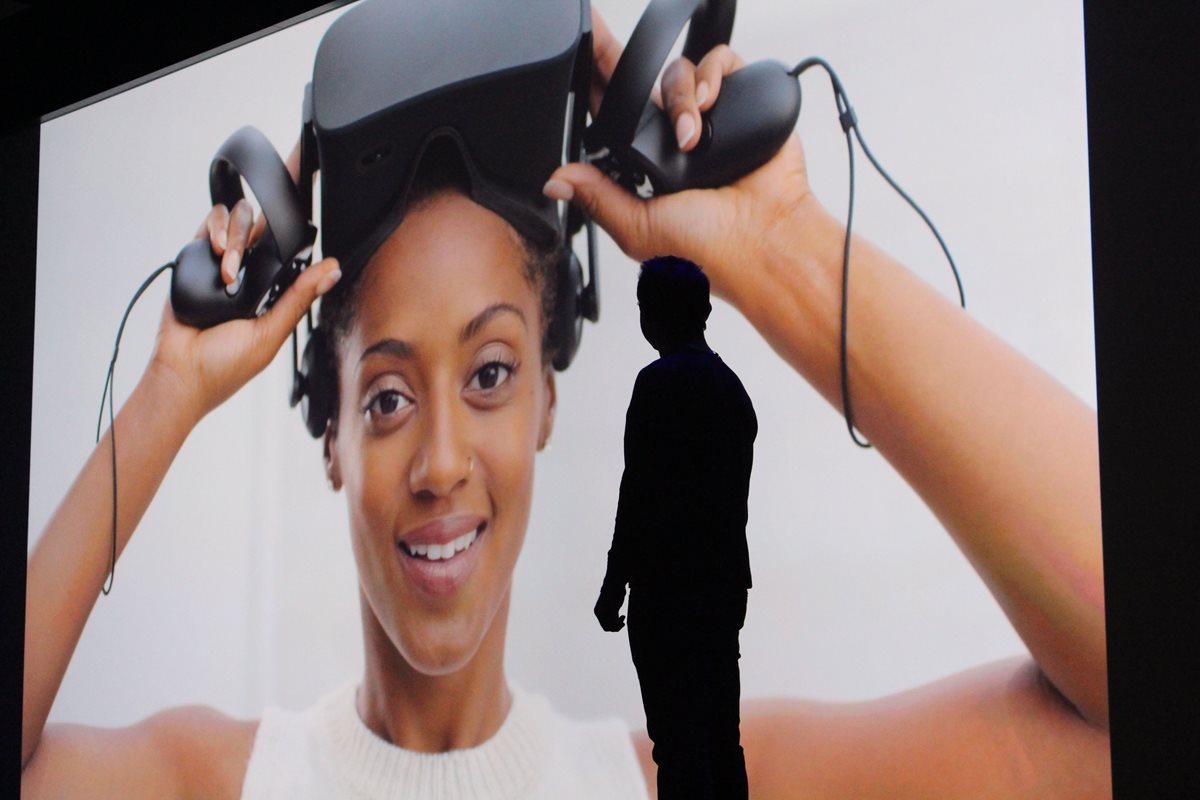 Los dispositivos de realidad virtual han sido una de las apuestas de Facebook (Foto Prensa Libre: AFP).