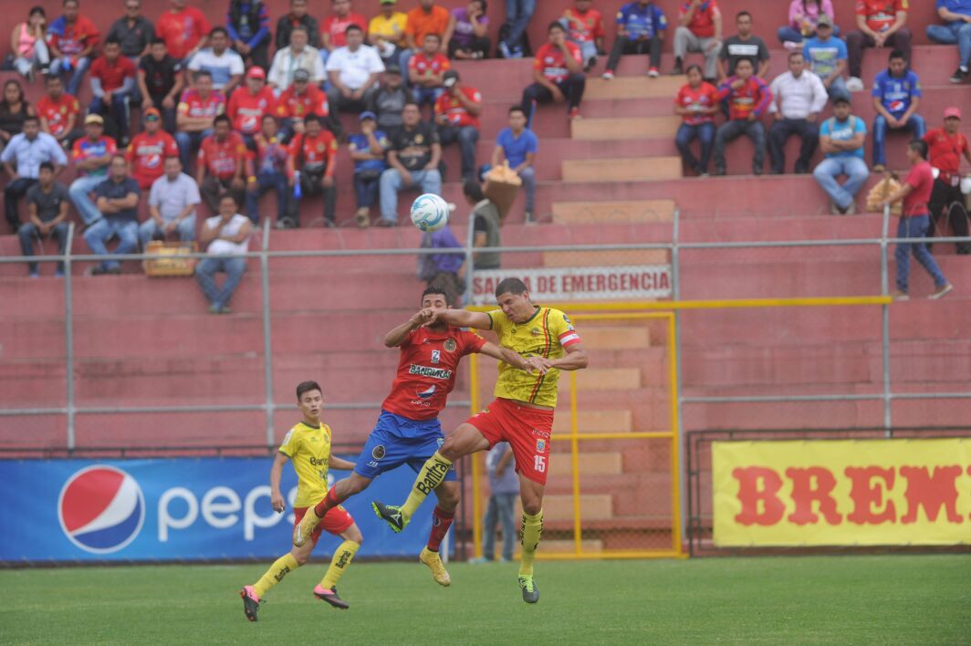 Los goles le hicieron falta a Municipal y al final se tuvo que conformar con el empate. (Foto Prensa Libre: Edwin Fajardo)