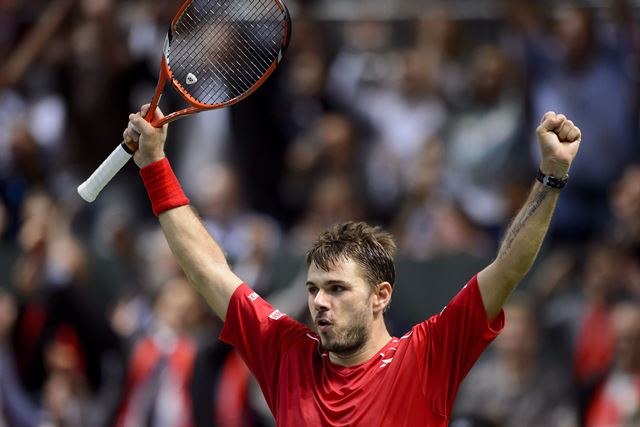 Wawrinka festejó su pase a la siguiente ronda en Francia. (Foto Prensa Libre: AFP)
