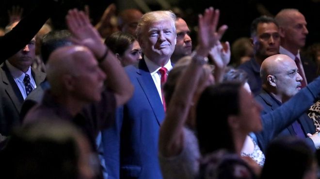Donald Trump recibió un amplio respaldo evangélico en las elecciones de 2016, que mantiene casi intacto como presidente pese a sus polémicas. GETTY IMAGES
