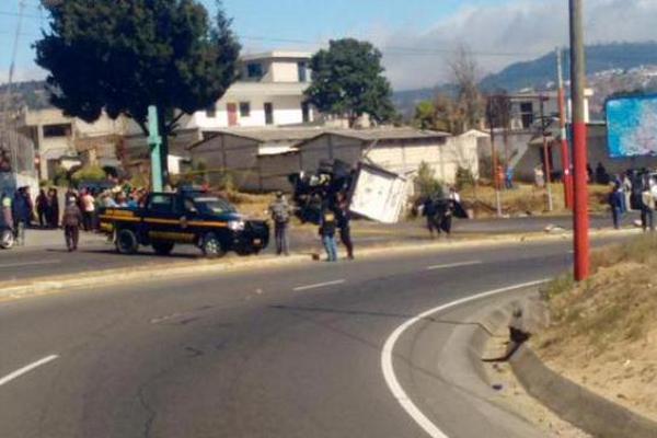 Lugar donde ocurrió el accidente de tránsito en el km 188 de la ruta Interamericana. (Foto: Prensa Libre: Provial)