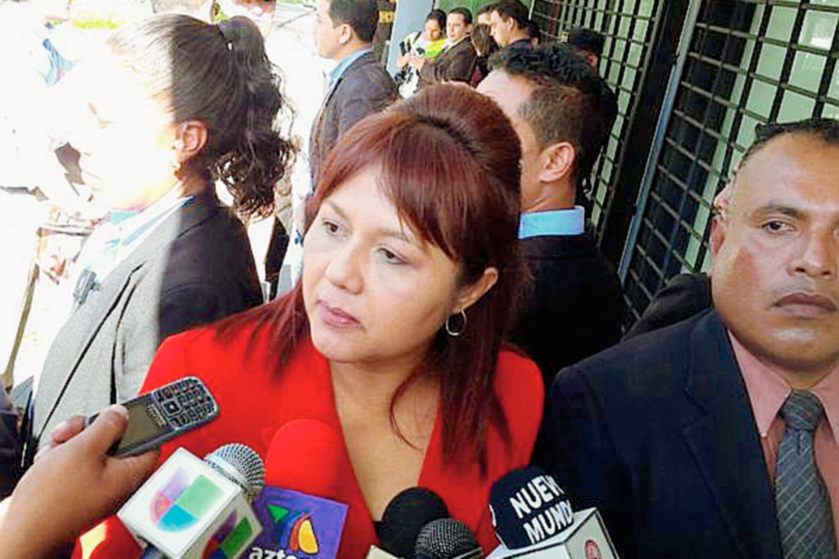 Eunice Mendizábl, ministra de Gobernación, lamentó la muerte de Palomo y afirmó que coordinan con el MP. (Foto Prensa Libre: Mingob)