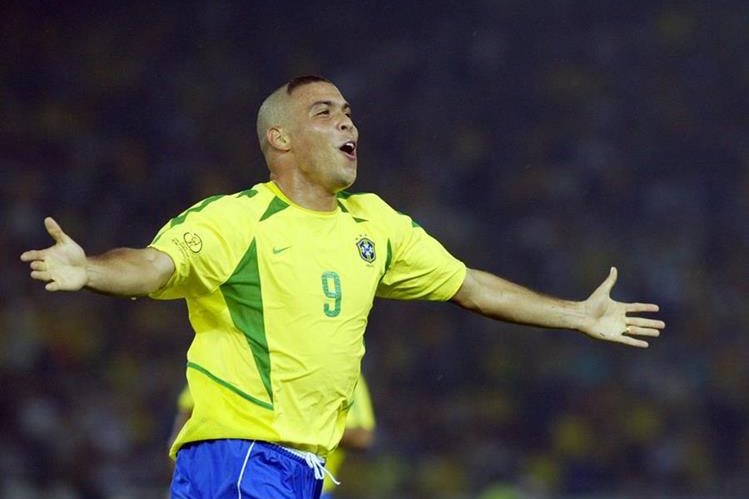 Ronaldo fue campeón del mundo con Brasil en Corea - Japón 2002. (Foto Prensa Libre: Hemeroteca PL)