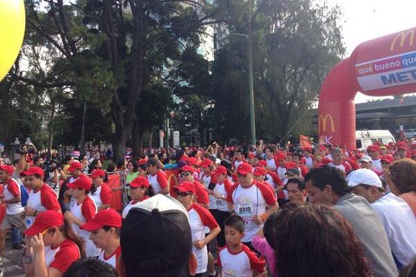 El evento contó con un promedio de dos mil 400 participantes. (Foto Prensa Libre: McDonald's)