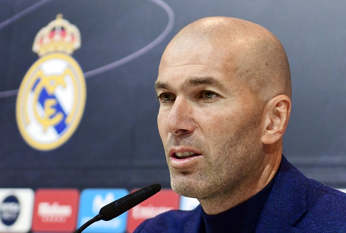 Zinedine Zidane dio a conocer su renuncia durante una conferencia de prensa. (Foto Prensa Libre: AFP)