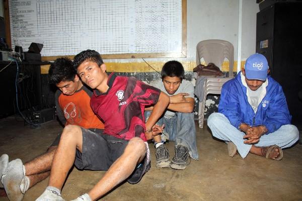 Tres de los cuatro supuestos delincuentes.