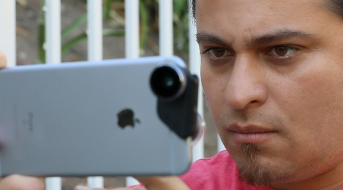 Luis Juárez es fundador del iPhone Film Festival, que promueve el uso de teléfonos inteligentes para grabar películas. (Foto Prensa Libre: Cortesía Luis Juárez)