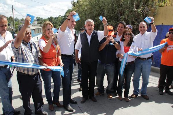 Autoridades de Gobierno visitan Huehuetenango para hablar sobre proyectos e inaugurar escuela (Foto Prensa Libre: MIKE CASTILLO).