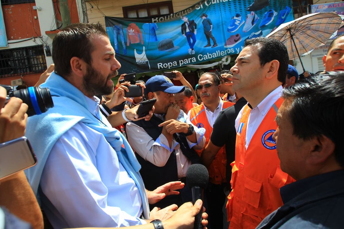 Presidente Jimmy Morales visitó Tacaná, San Marcos, donde prometió ayudar a los afectados por el terremoto. (Foto Prensa Libre: Álvaro Interiano)