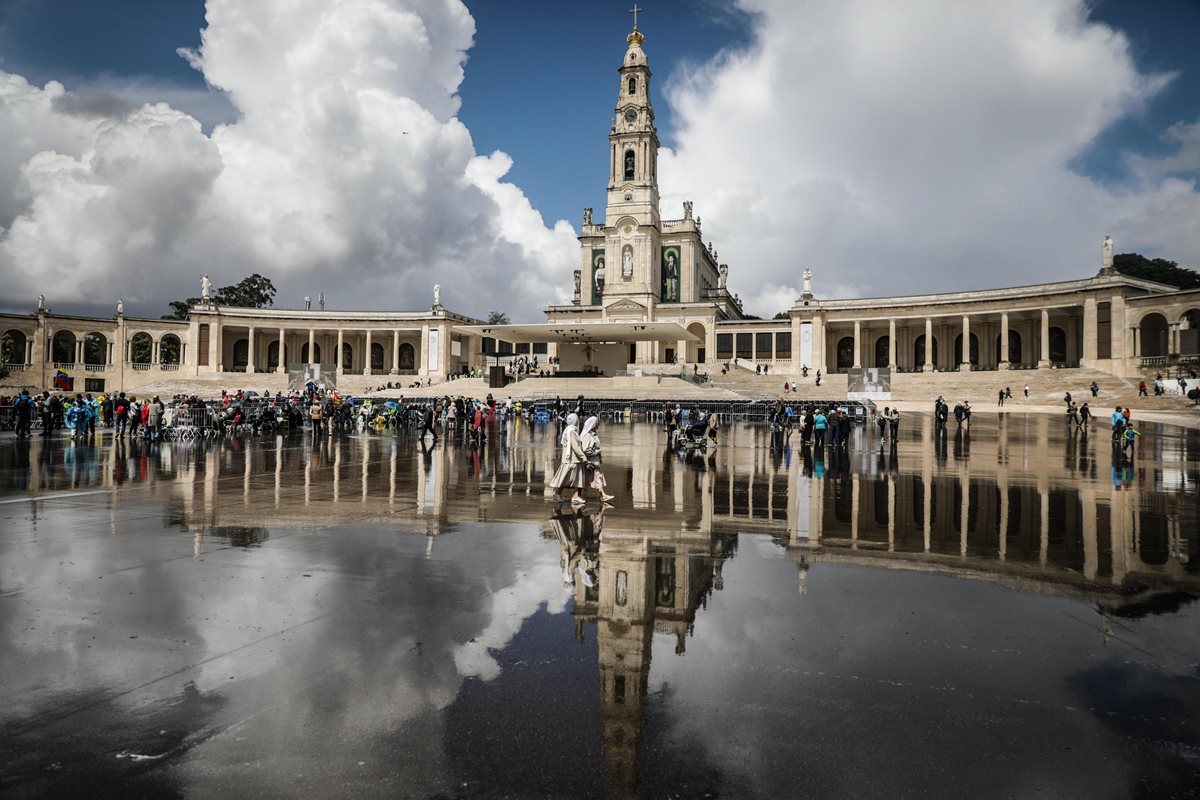 Miles de peregrinos se esperan para este viernes y sábado. (Foto Prensa Libre: EFE)