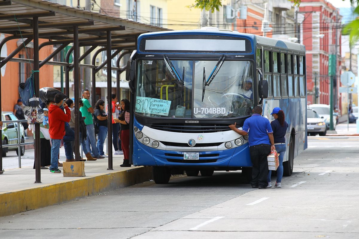En la implementación y funcionamiento de Transurbano se invirtieron más de Q1 mil millones y el servicio es deficiente. (Foto Prensa Libre: Álvaro Interiano)