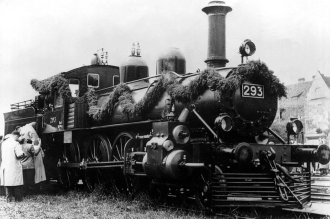 La locomotora que haló los vagones en los que Vladimir Ilitch Oulianov viajó fue un regalo de Finlandia. GETTY IMAGES