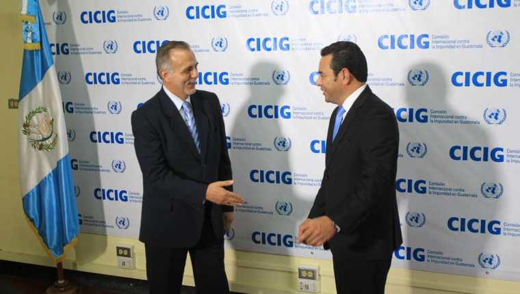 Iván Velásquez y Jimmy Morales durante una conferencia de prensa. (Foto Prensa Libre: Hemeroteca PL).