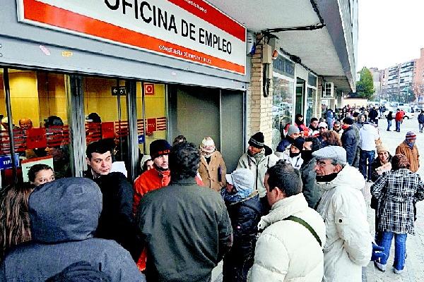 Españoles pierden  poder adquisitivo. (Foto Prensa Libre: AFP)