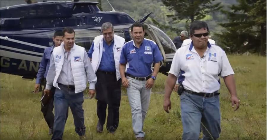 Durante su campaña, Jimmy Morales utilizó una aeronave que fue inmovilizada por la Fiscalía. (Foto: Internet)