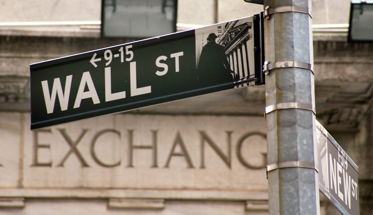 Ejecutivos de Wall Street recibieron menos ingresos en el 2015. (Foto Prensa Libre: Shutterstock)