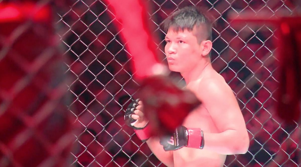 El boxeo en Birmania toma uno de las facetas más violentas y eso atrae al público extranjero. (Foto Prensa Libre: AFP)