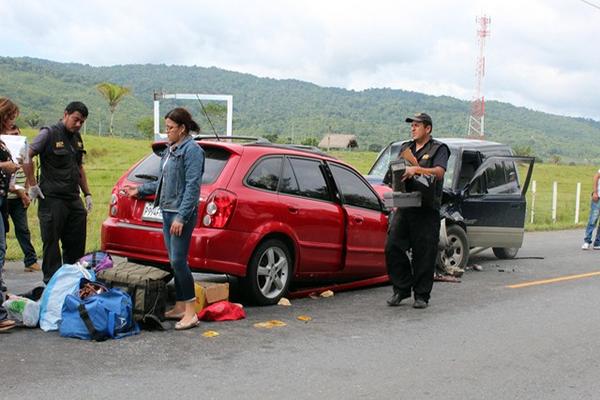 Dos personas murieron víctimas de un accidente en Morales, Izabal. (Foto Prensa Libre: Edwin Perdomo)<br _mce_bogus="1"/>