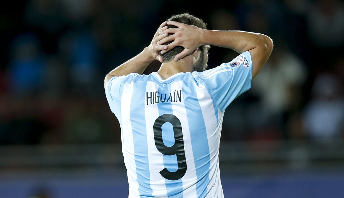 Higuaín se retira de la Selección de Argentina a los 31 años