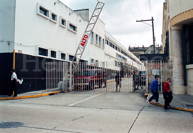 Fachada del Estado Mayor Presidencial, callejón Manchén. (Foto: Hemeroteca PL)