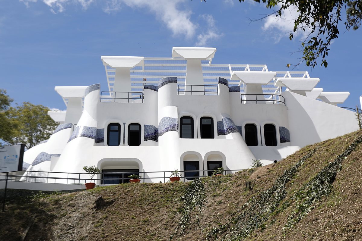El diseño del edificio que albergará la Escuela Nacional de la Marimba avoca al instrumento nacional y busca integrarse con el resto del complejo arquitectónico del Centro Cultural Miguel Ángel Asturias. (Foto Prensa Libre: Pablo Juárez Andrino)