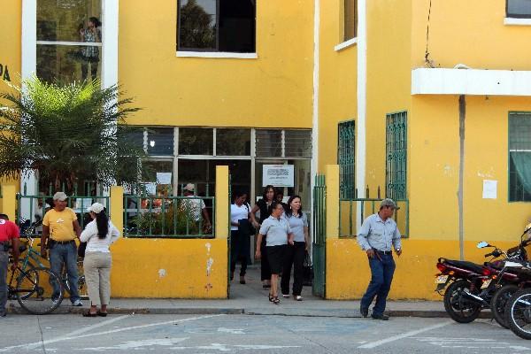 Empleados de la comuna de Jalapa señalan que   desconocen quiénes serán  despedidos.
