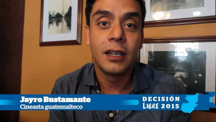 El cineasta guatemalteco Jayro Bustamante apoya la campaña #YoCuidoMiVotoGT. (Foto Prensa Libre: Keneth Cruz)