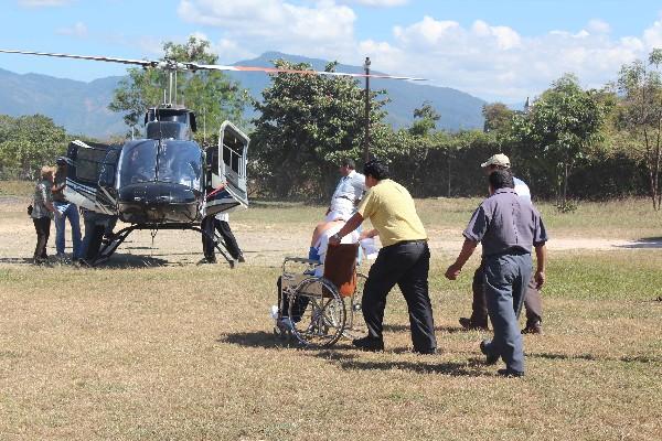 Los heridos  son trasladados en helicóptero a un hospital de Cobán.