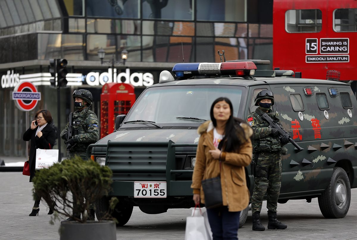 China se armó este domingo con la primera Ley Antiterrorista de su historia. (Foto Prensa Libre: AP).