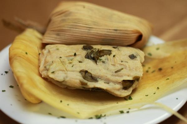 El tamalito de chipilín es un clásico de la gastronomía guatemalteca, la cual responde a patrones culturales forjados con el tiempo. (Foto Prensa Libre: Óscar Rivas)