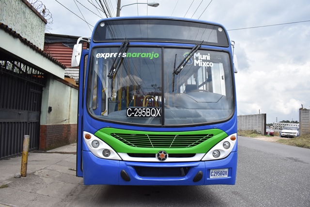 Una de las 30 unidades que serán utilizadas en el Express Naranjo, que comenzará a funcionar a mediados de noviembre de este año. (Foto Prensa Libre: Municipalidad de Mixco)